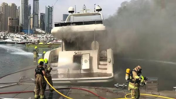 迪拜一艘游艇发生火灾，暂无人员伤亡-博彩投注网-博彩技巧-博彩策略